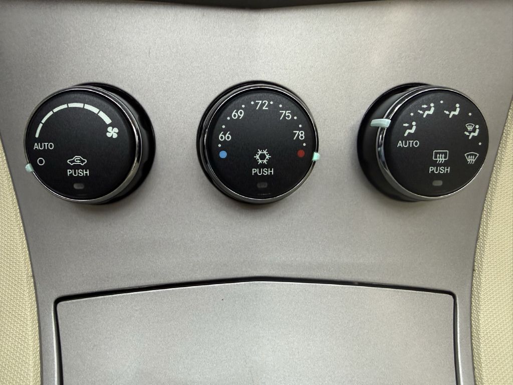 Photo 18 of this CHRYSLER SEBRING