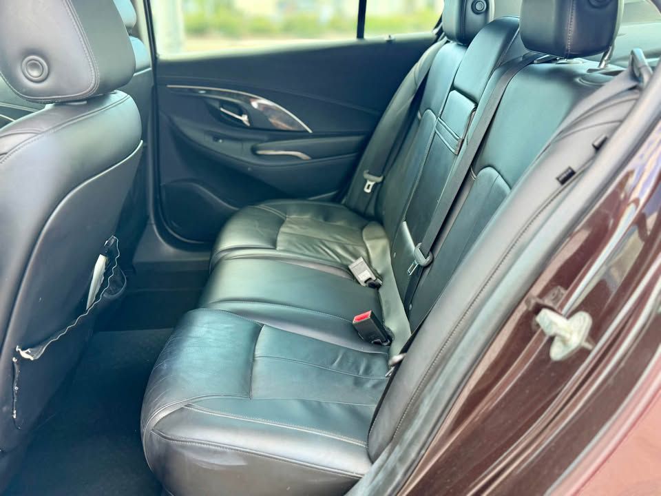 Photo 9 of this BUICK LACROSSE
