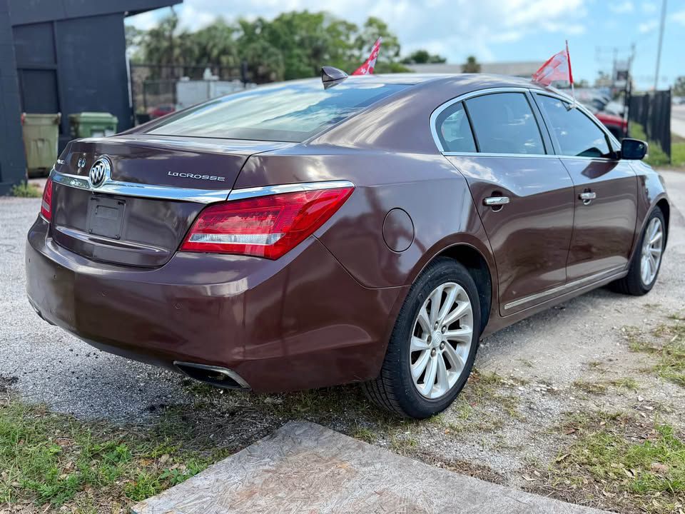 Photo 4 of this BUICK LACROSSE