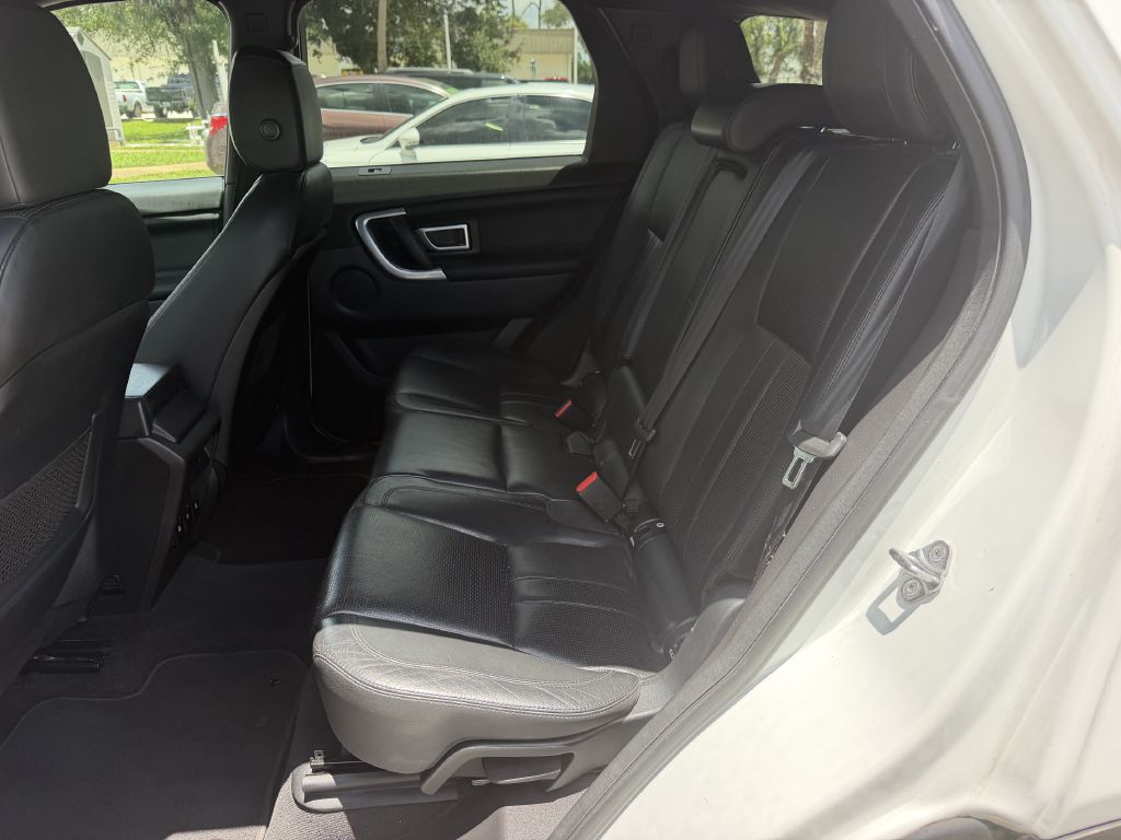 Photo 6 of this LAND ROVER DISCOVERY SPORT