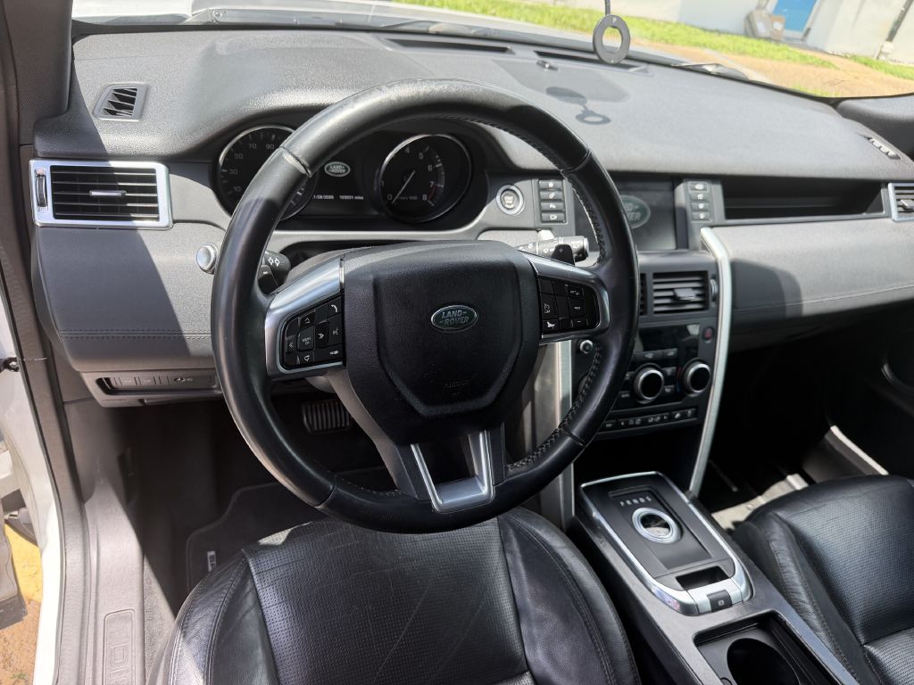 Photo 9 of this LAND ROVER DISCOVERY SPORT