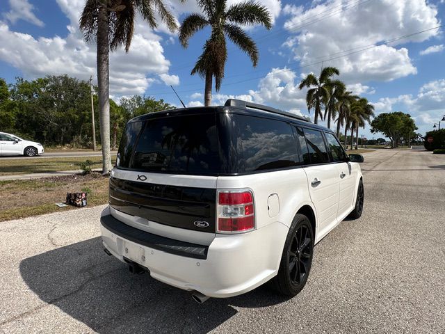 Photo 2 of this FORD FLEX