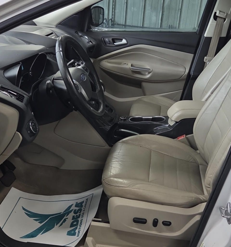 Photo 8 of this FORD ESCAPE