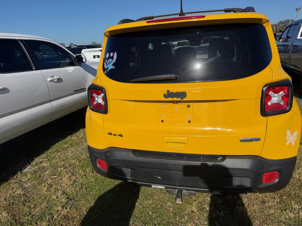 Photo 4 of this JEEP RENEGADE