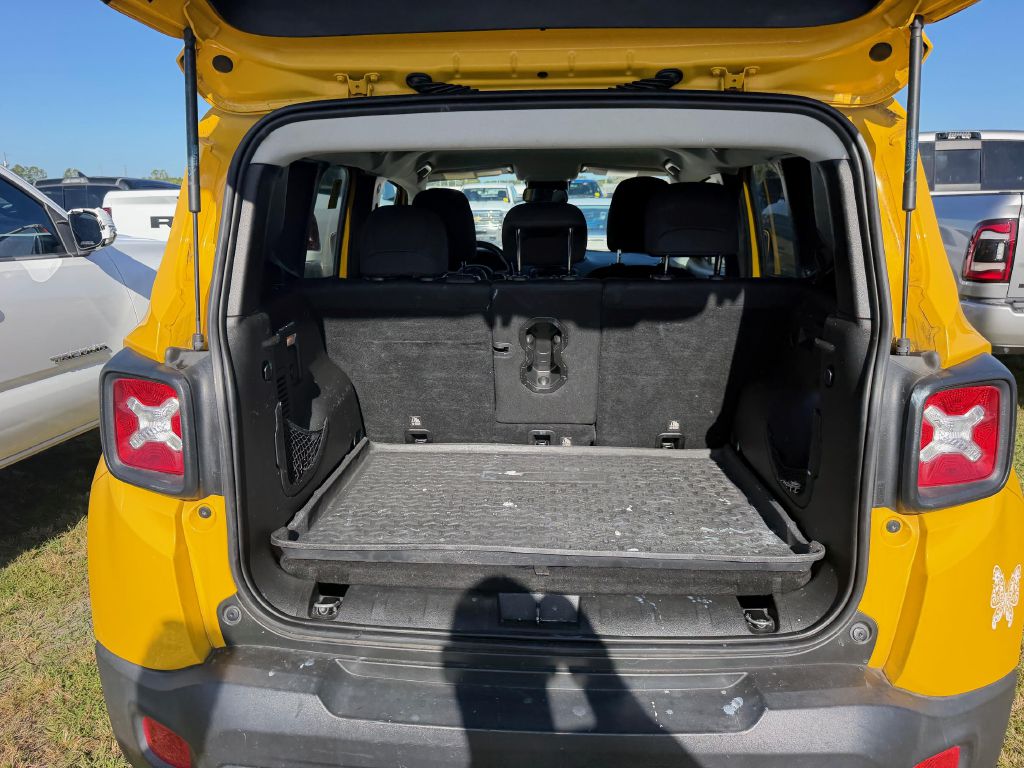 Photo 6 of this JEEP RENEGADE