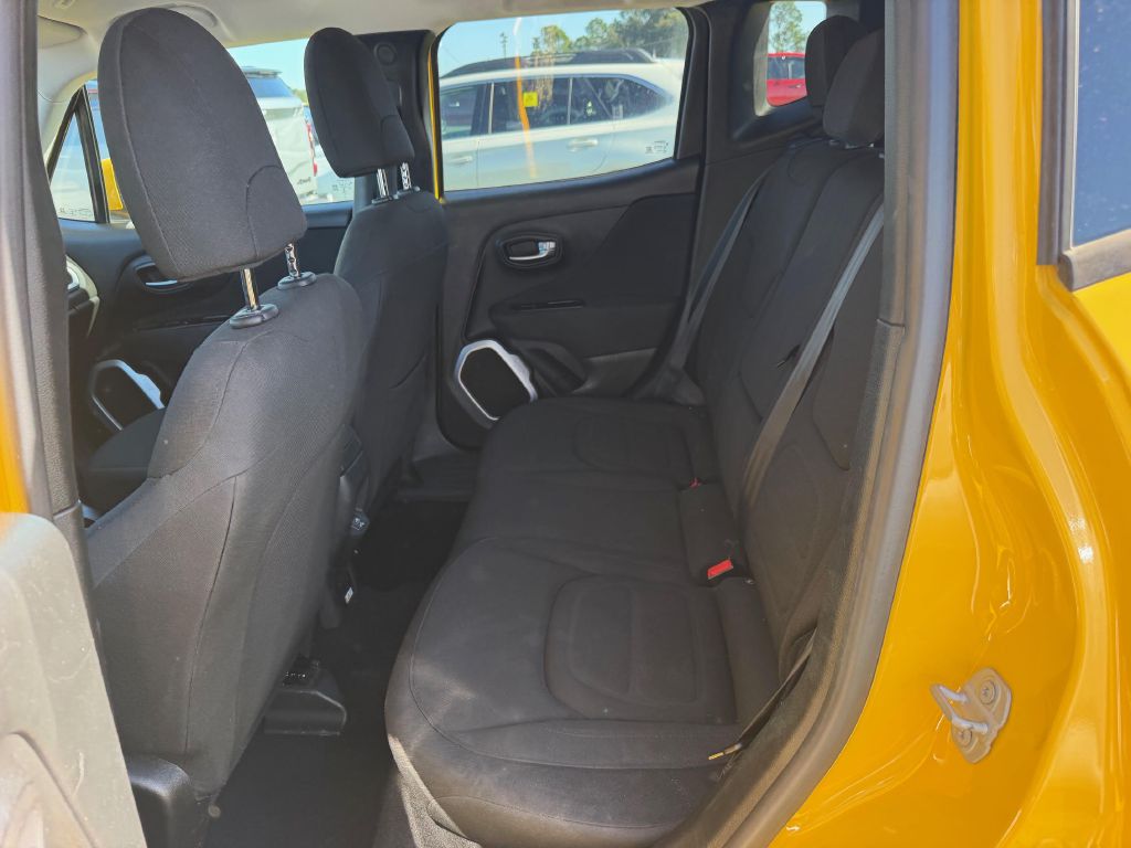 Photo 7 of this JEEP RENEGADE