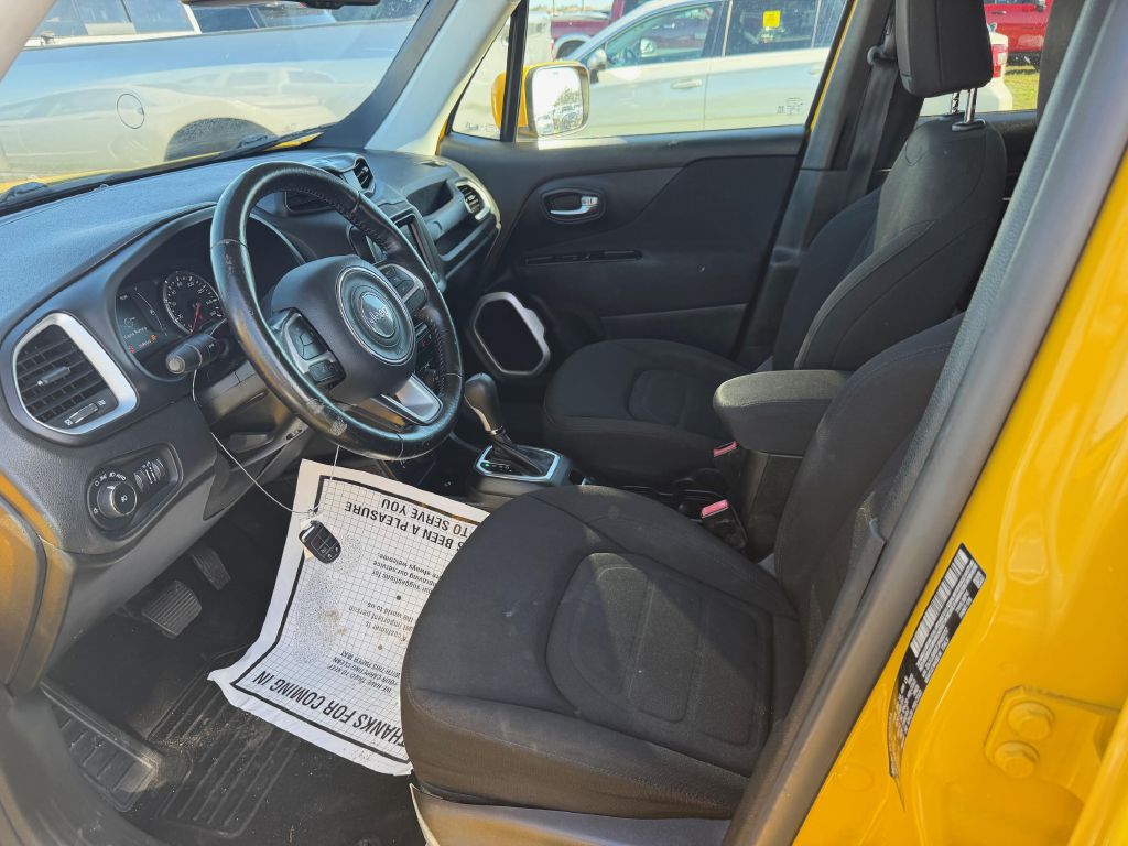 Photo 8 of this JEEP RENEGADE