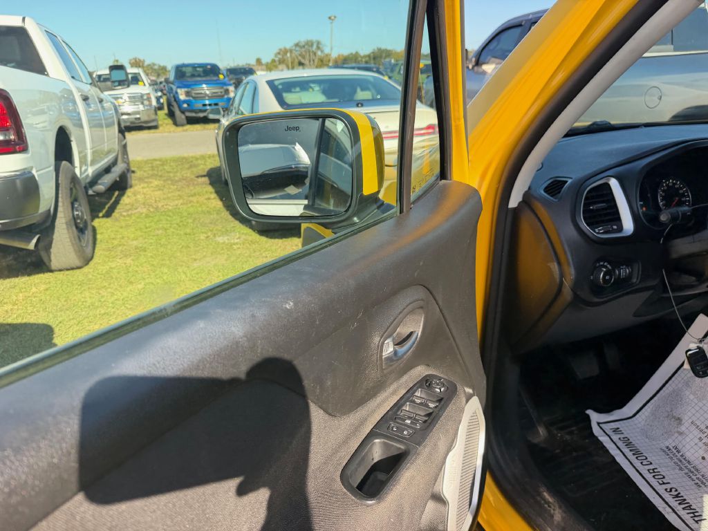 Photo 10 of this JEEP RENEGADE