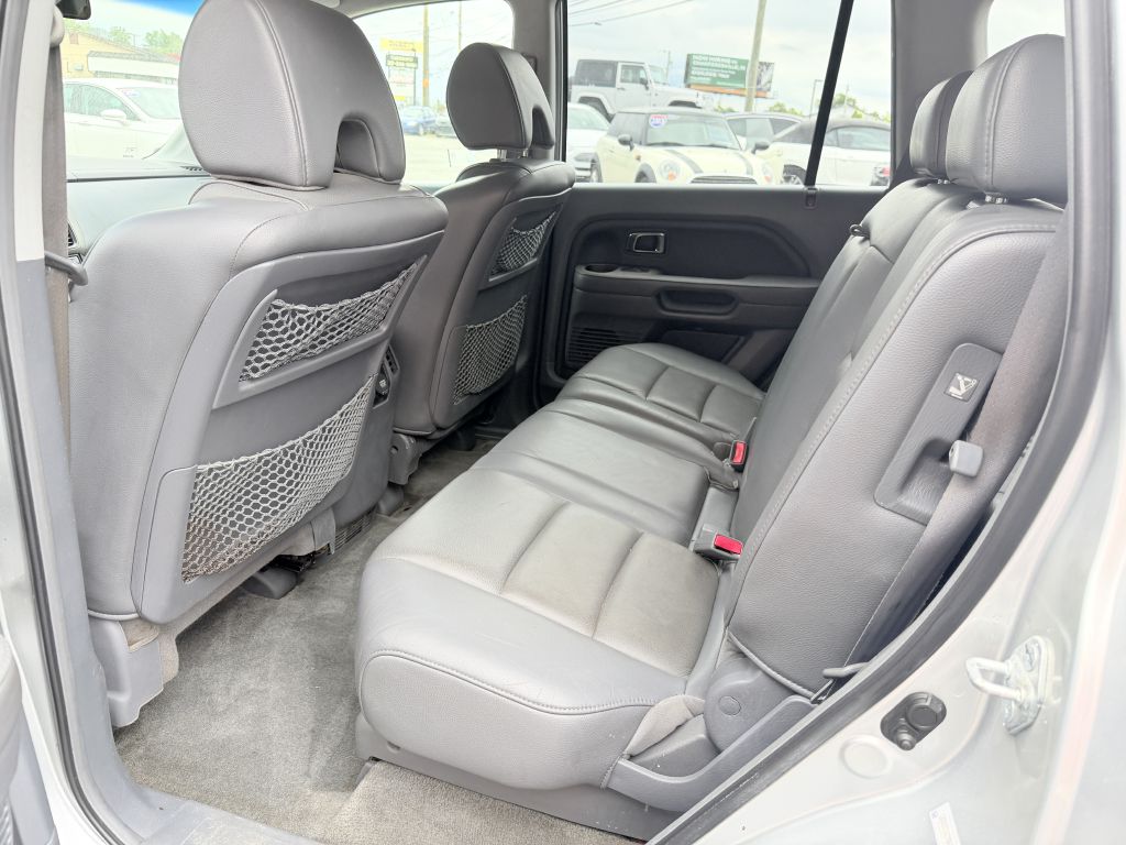 Photo 7 of this HONDA PILOT