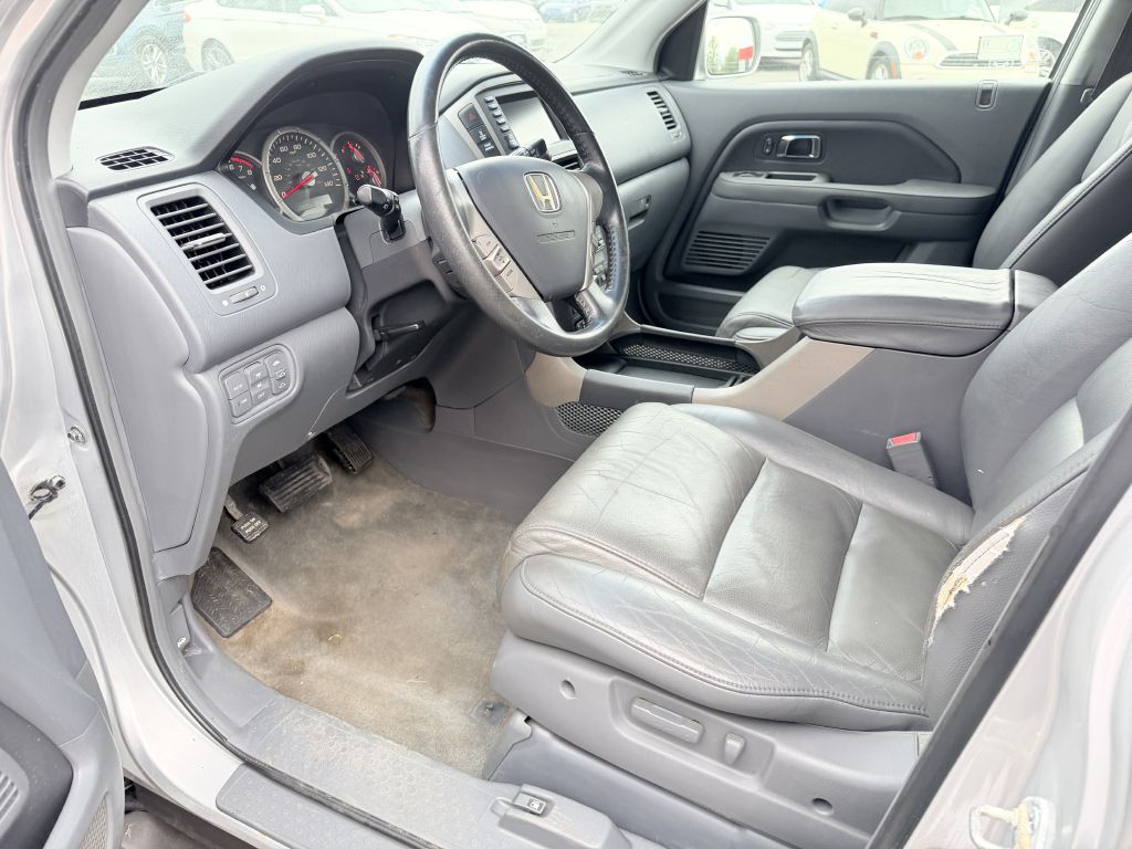 Photo 12 of this HONDA PILOT