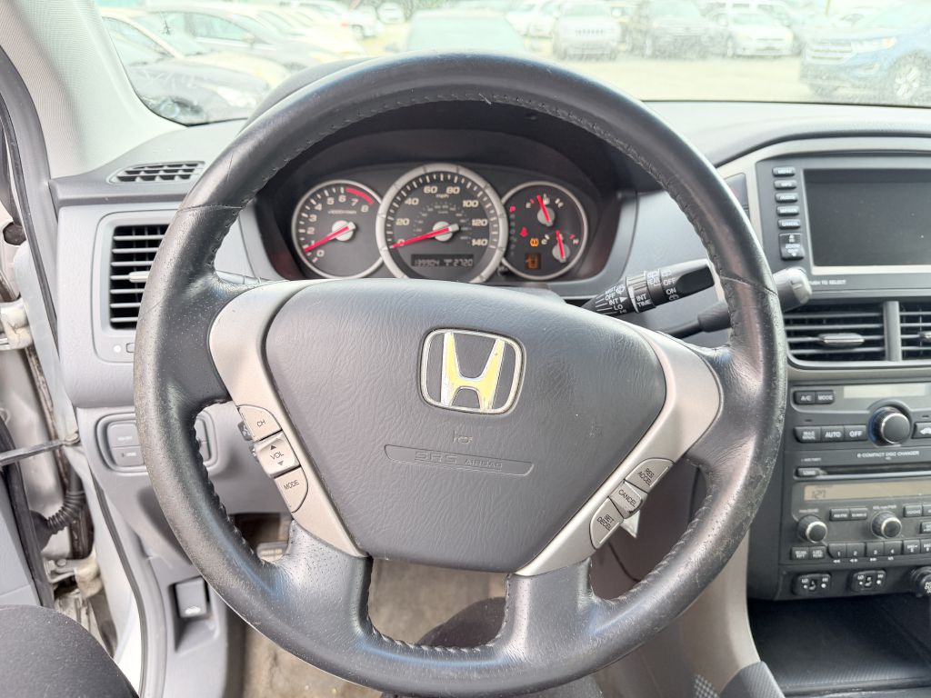 Photo 13 of this HONDA PILOT