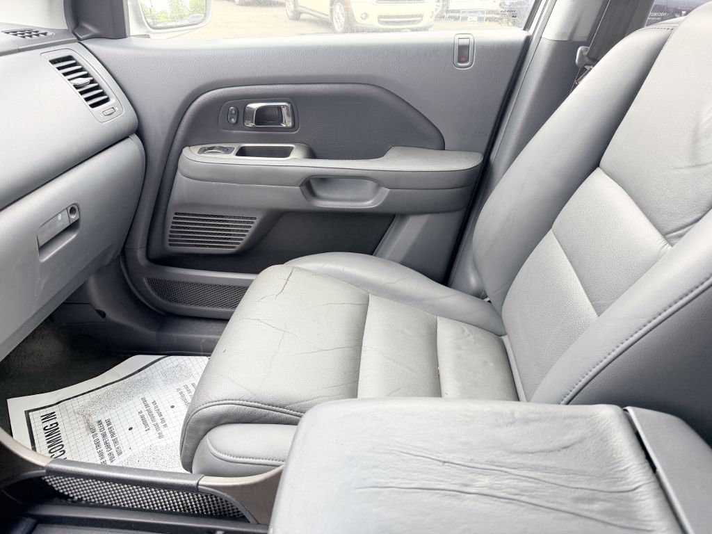 Photo 15 of this HONDA PILOT