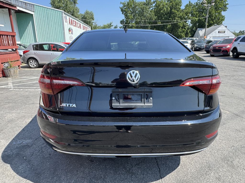 Photo 4 of this VOLKSWAGEN JETTA