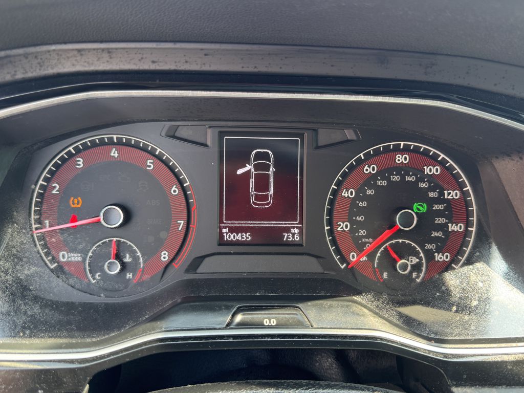 Photo 12 of this VOLKSWAGEN JETTA
