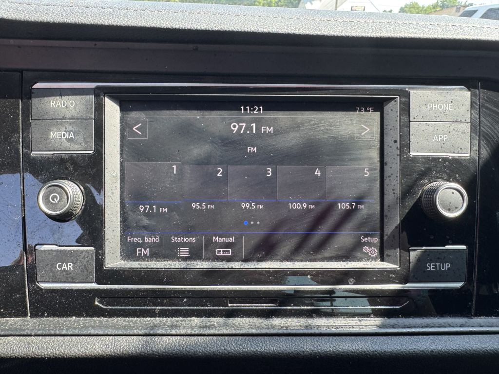 Photo 16 of this VOLKSWAGEN JETTA