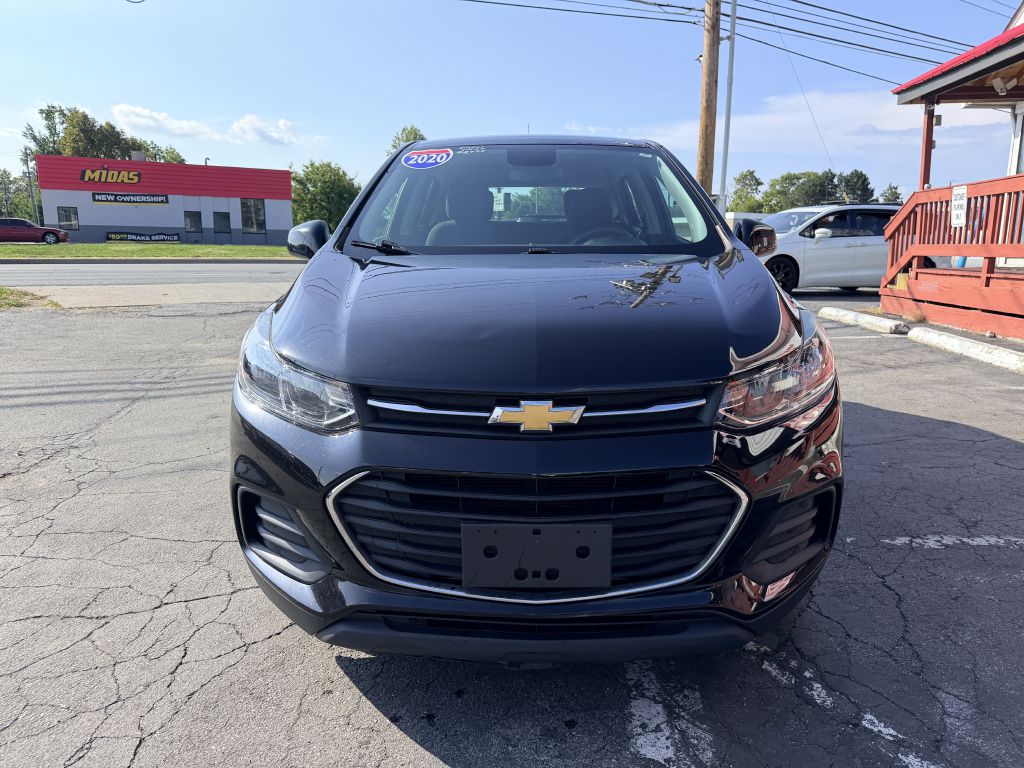 Photo 2 of this CHEVROLET TRAX