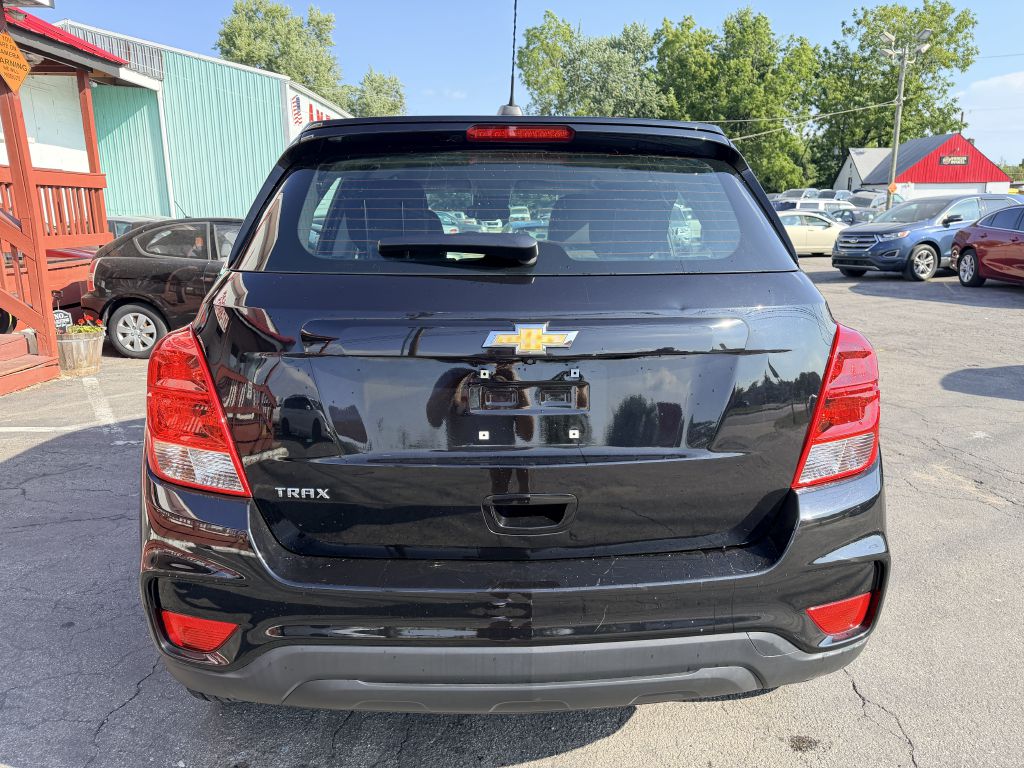Photo 4 of this CHEVROLET TRAX