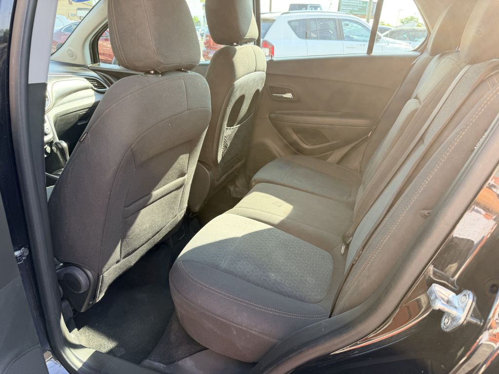 Photo 6 of this CHEVROLET TRAX