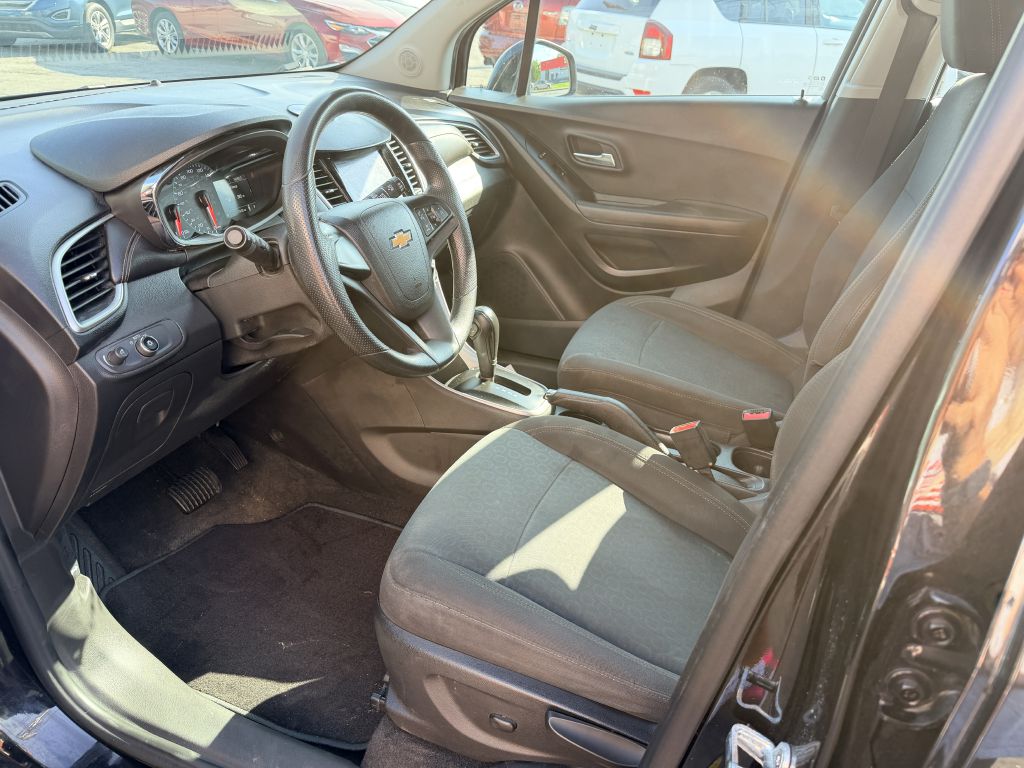 Photo 9 of this CHEVROLET TRAX
