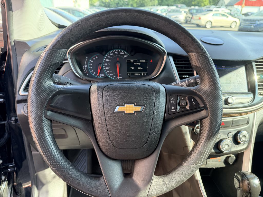 Photo 10 of this CHEVROLET TRAX