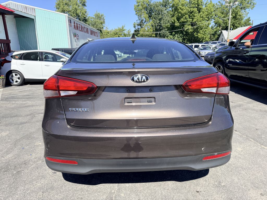Photo 4 of this KIA FORTE