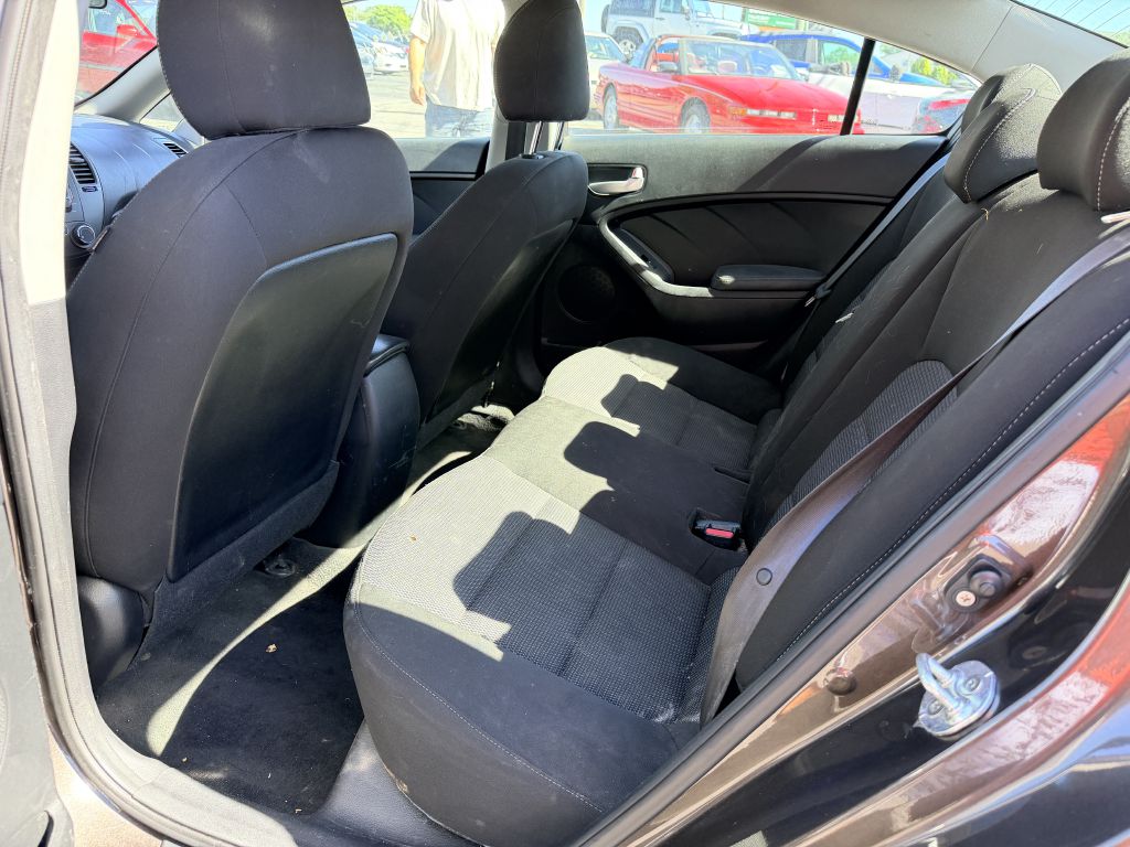 Photo 5 of this KIA FORTE