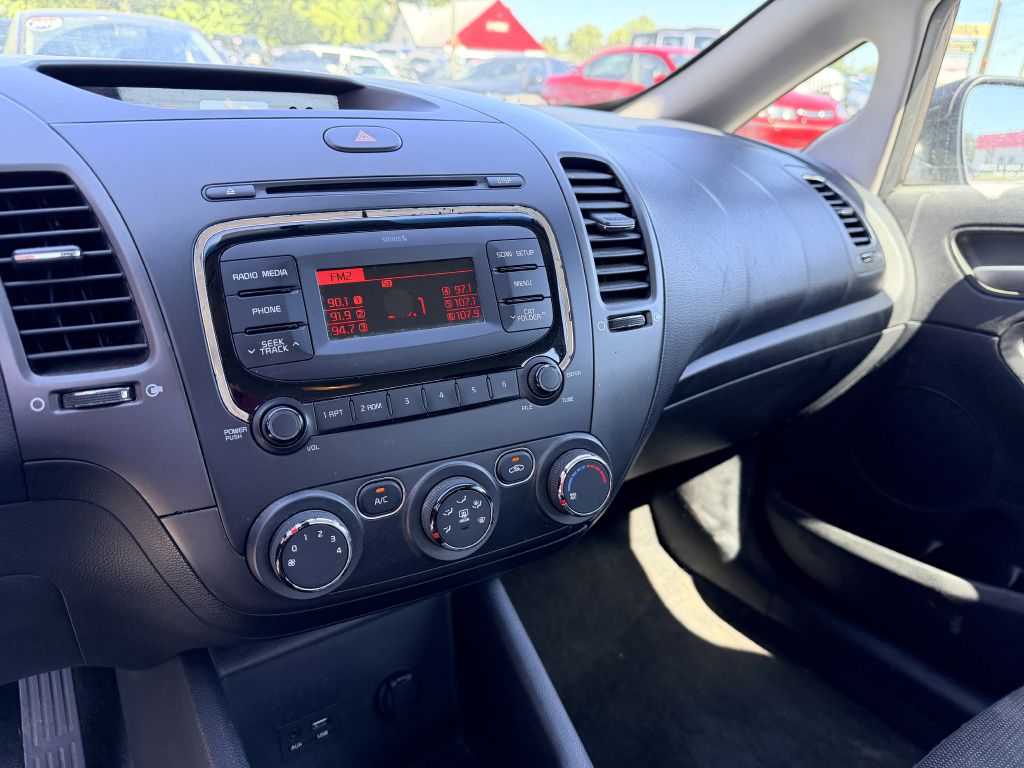 Photo 10 of this KIA FORTE