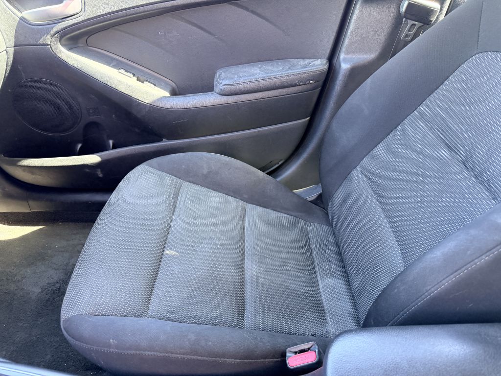 Photo 11 of this KIA FORTE