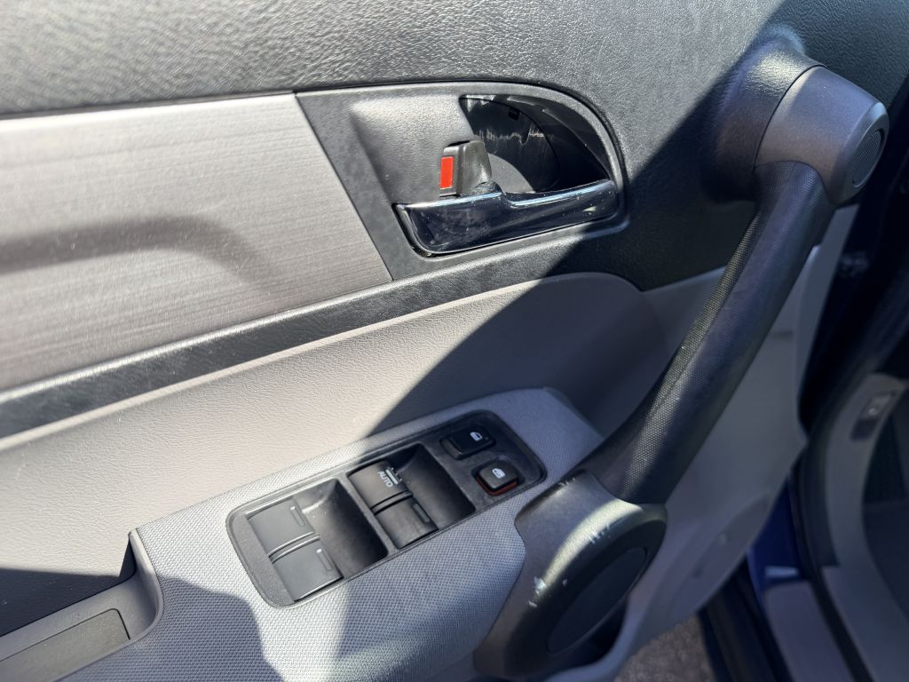 Photo 8 of this HONDA CR-V