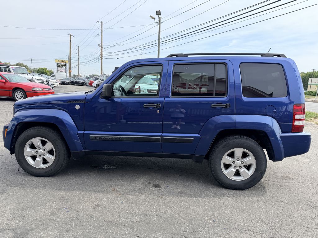 Photo 3 of this JEEP LIBERTY