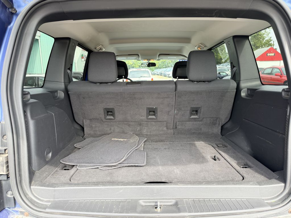 Photo 5 of this JEEP LIBERTY