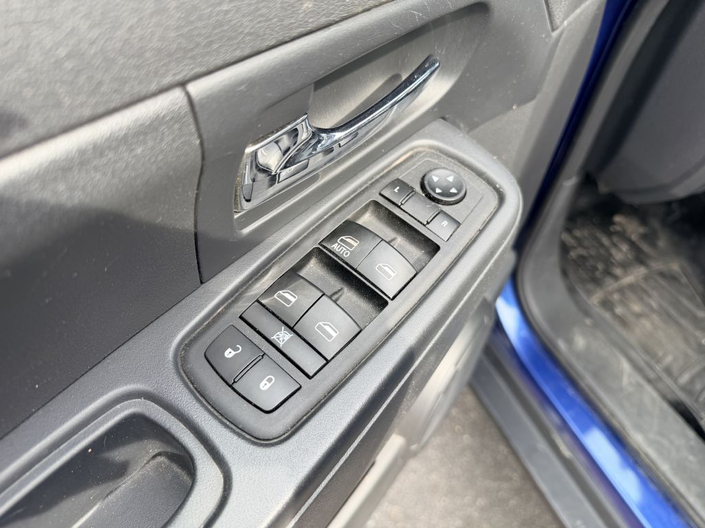 Photo 8 of this JEEP LIBERTY