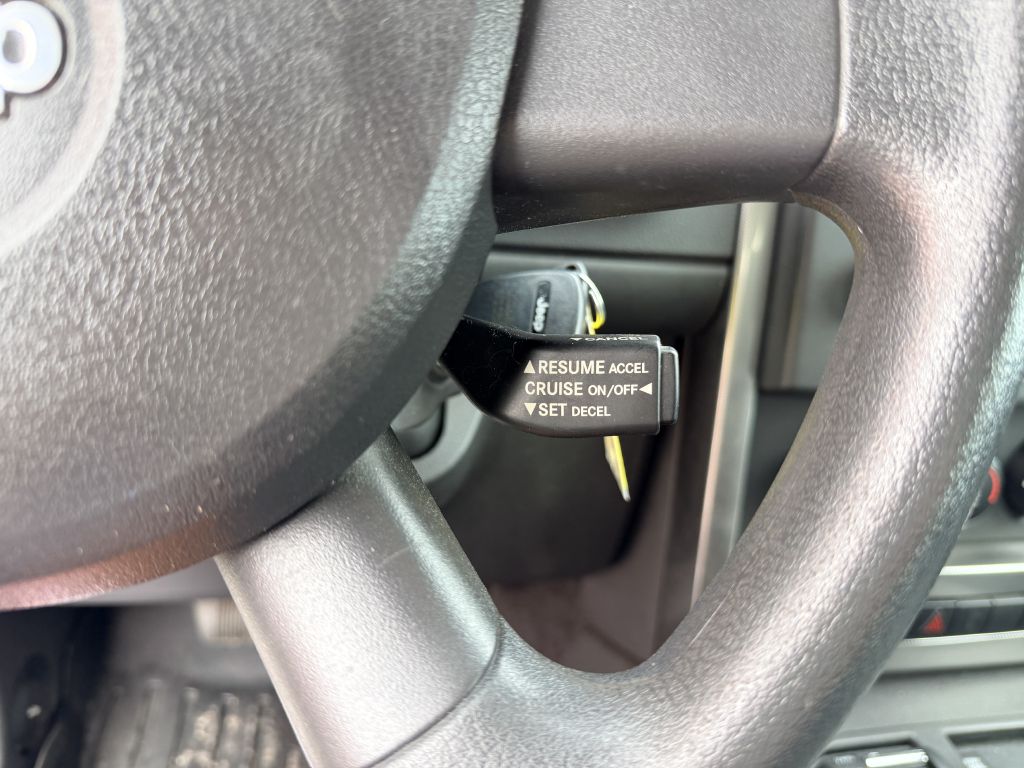Photo 14 of this JEEP LIBERTY