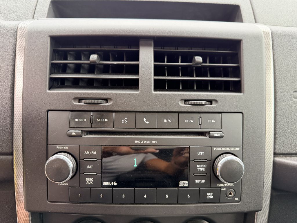 Photo 15 of this JEEP LIBERTY