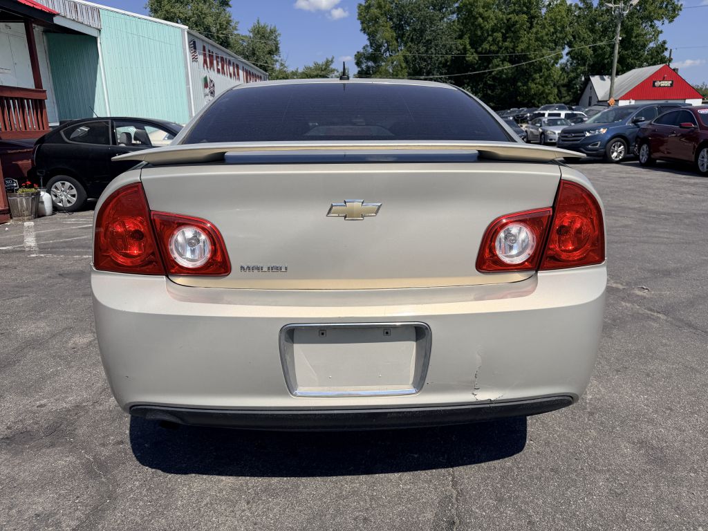 Photo 3 of this CHEVROLET MALIBU