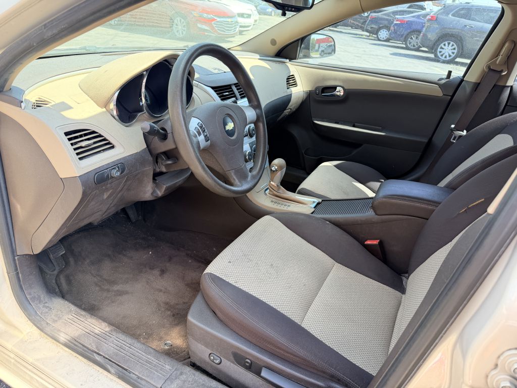 Photo 8 of this CHEVROLET MALIBU