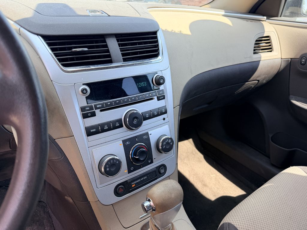 Photo 10 of this CHEVROLET MALIBU