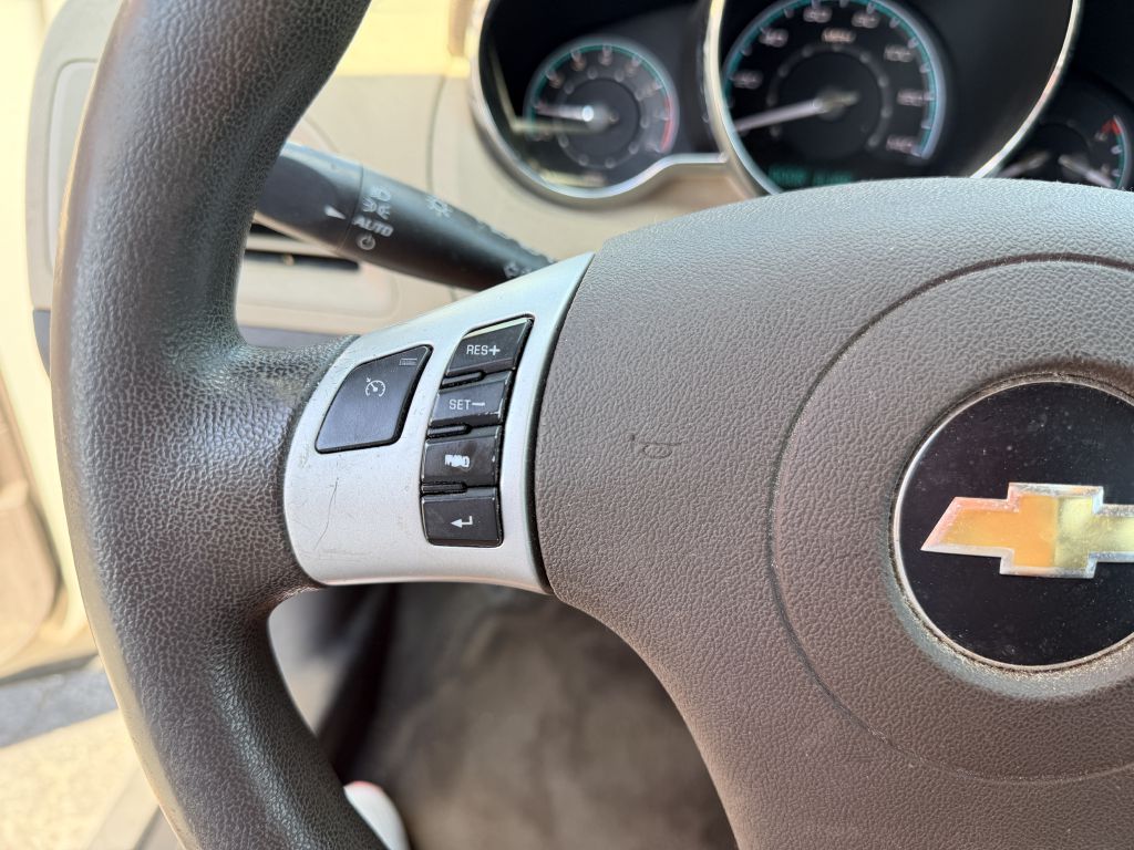 Photo 12 of this CHEVROLET MALIBU
