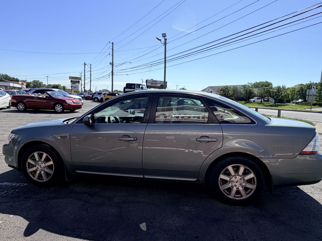 Photo 3 of this FORD TAURUS