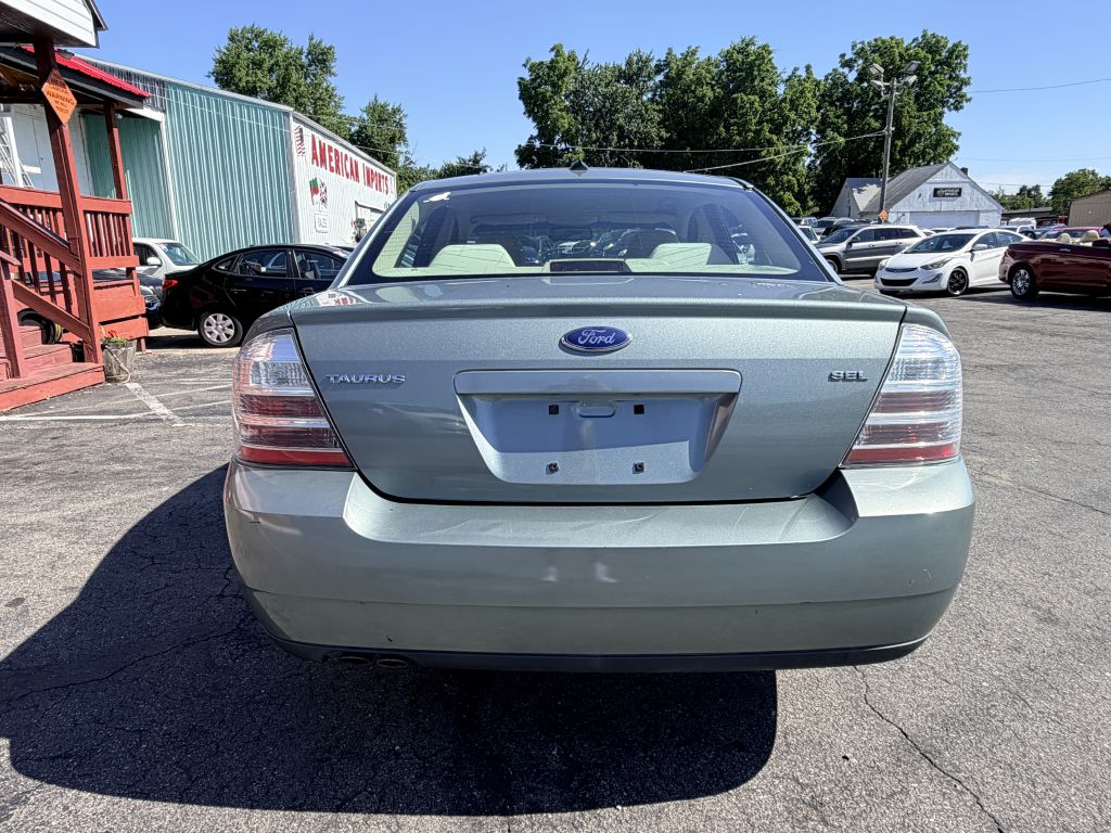 Photo 4 of this FORD TAURUS