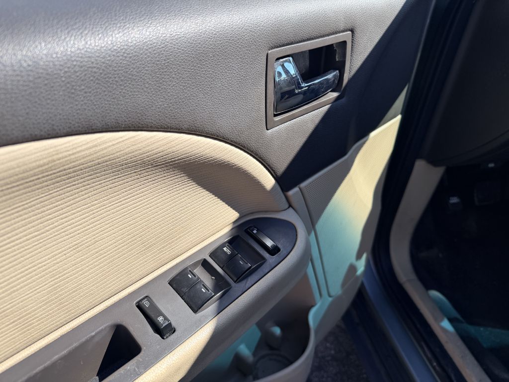 Photo 7 of this FORD TAURUS