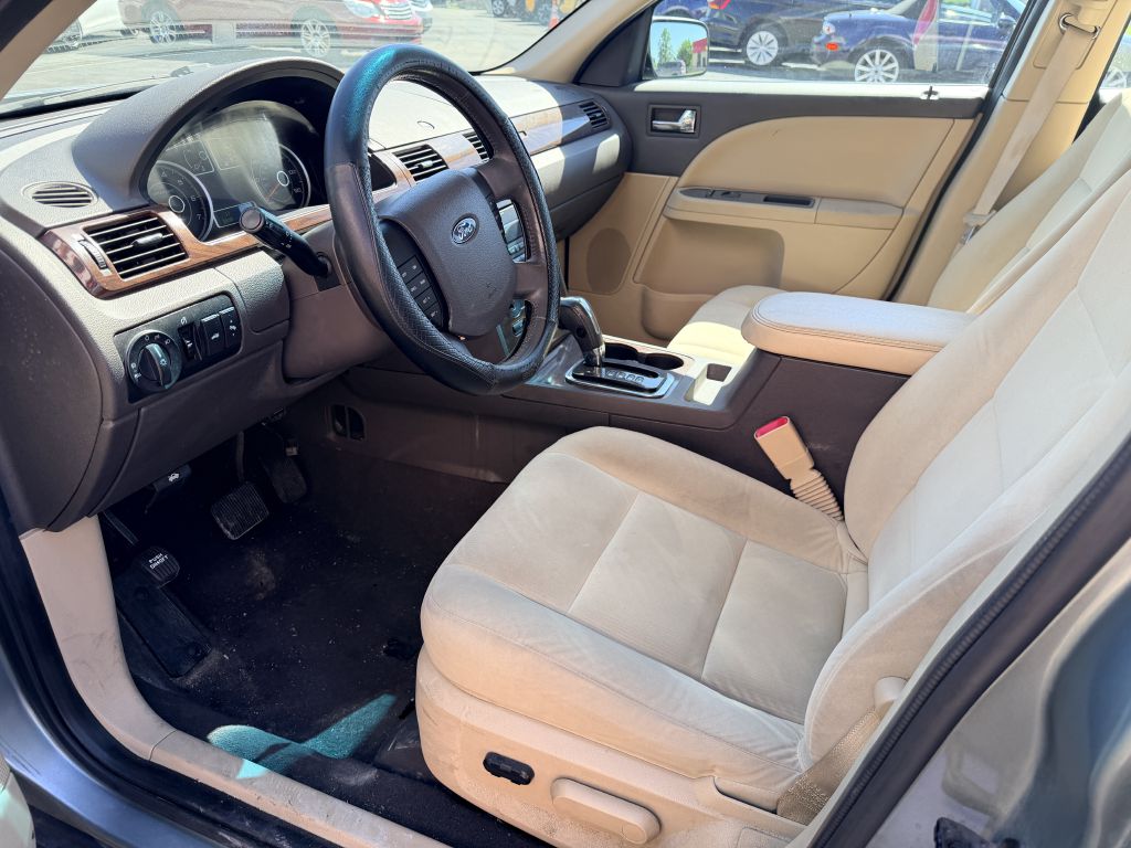 Photo 8 of this FORD TAURUS