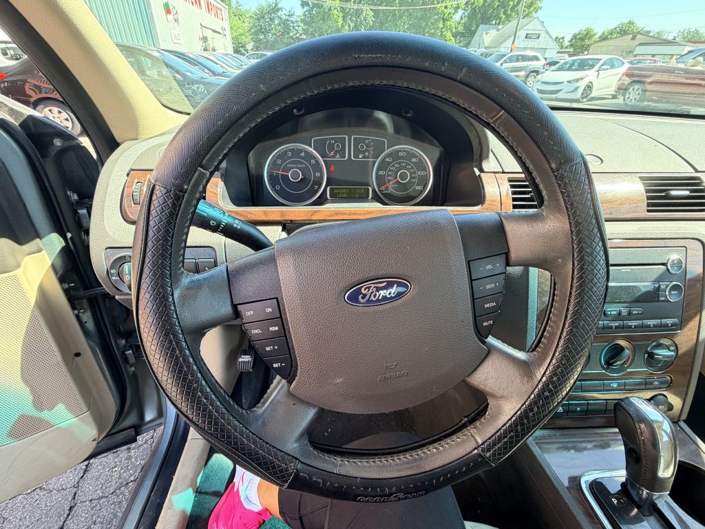 Photo 9 of this FORD TAURUS