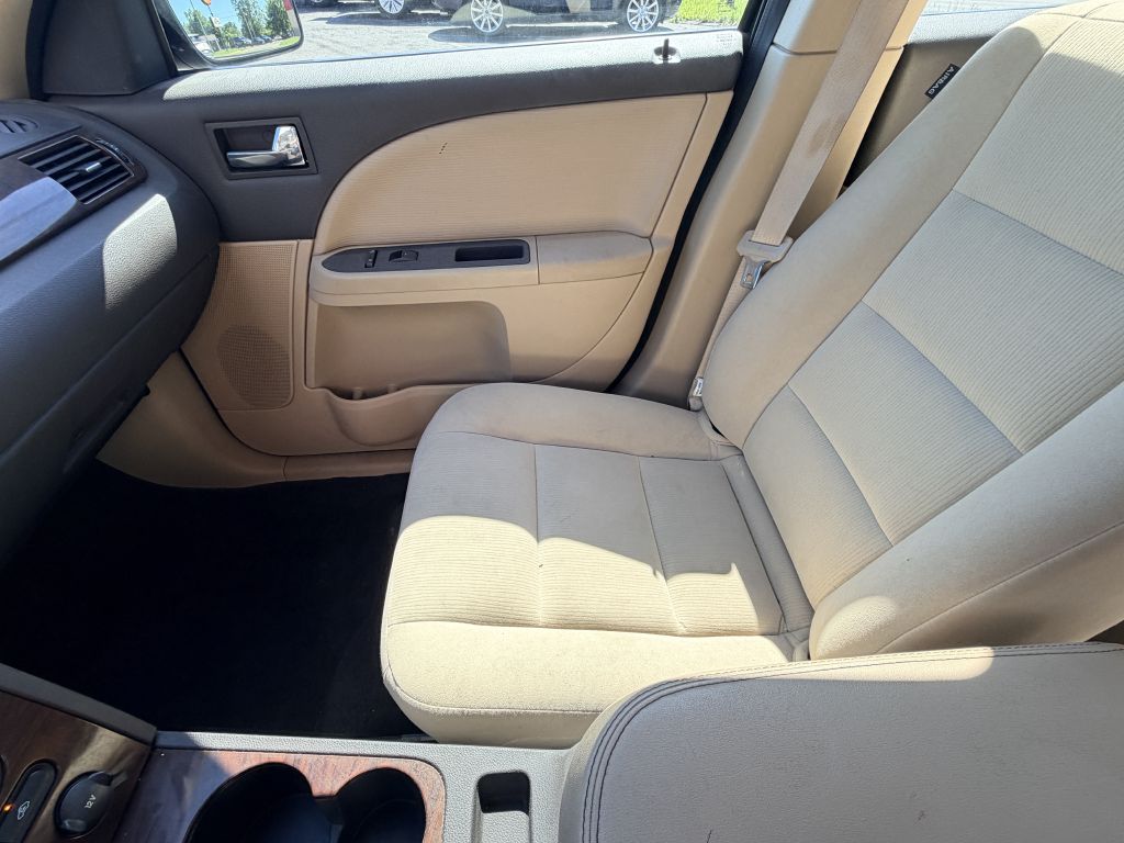 Photo 11 of this FORD TAURUS