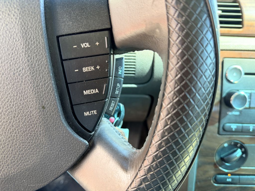 Photo 14 of this FORD TAURUS