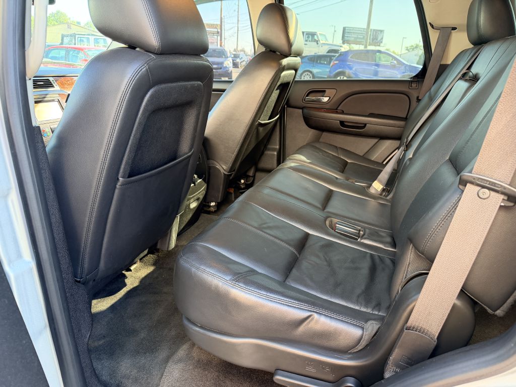Photo 6 of this CHEVROLET TAHOE