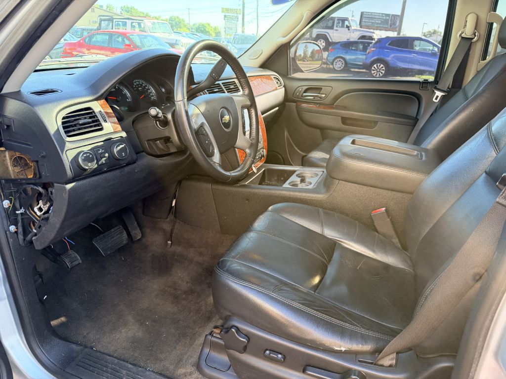 Photo 12 of this CHEVROLET TAHOE