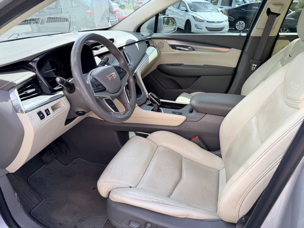 Photo 9 of this CADILLAC XT5
