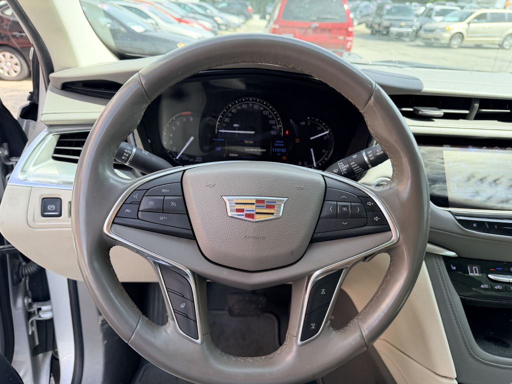 Photo 10 of this CADILLAC XT5