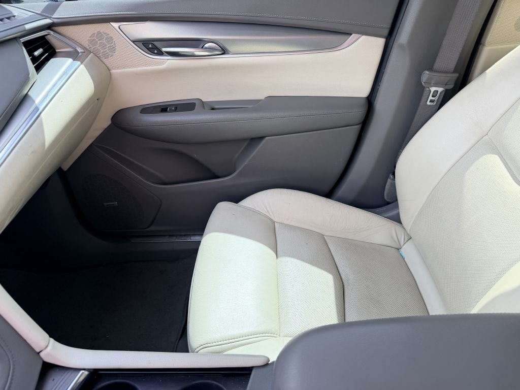 Photo 12 of this CADILLAC XT5
